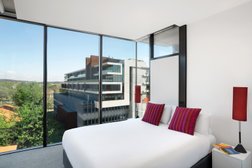 Peppers Gallery Hotel Canberra Photo