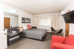 Belconnen Way Hotel & Serviced Apartments Photo